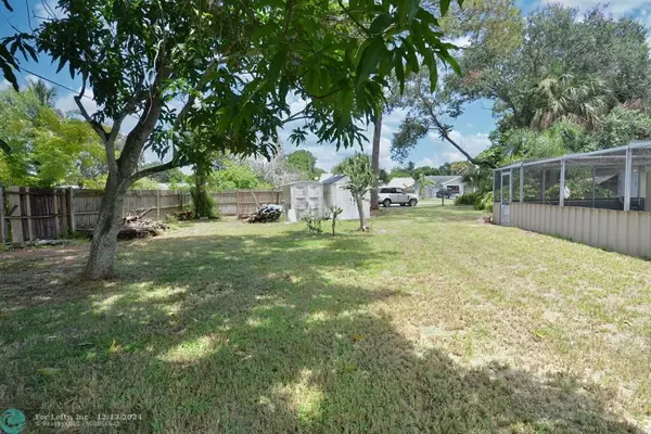 Stuart, FL 34997,3233 SE Banyan St