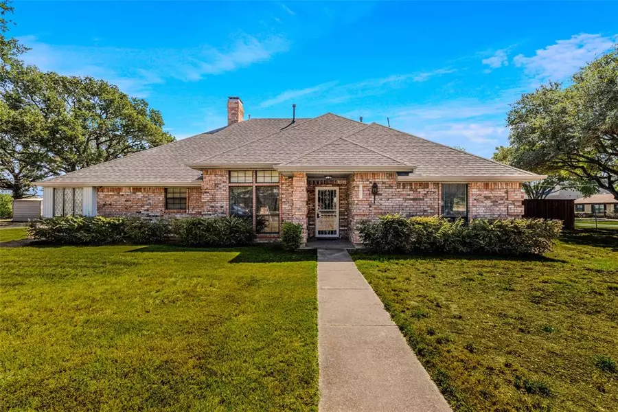 127 Lincoln Lane, Terrell, TX 75160