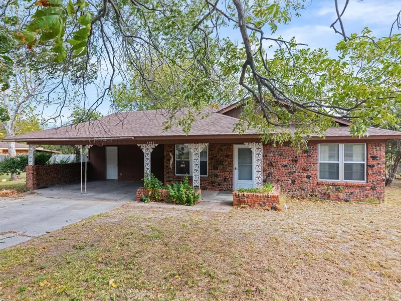 1401 S Cliff Street, Decatur, TX 76234