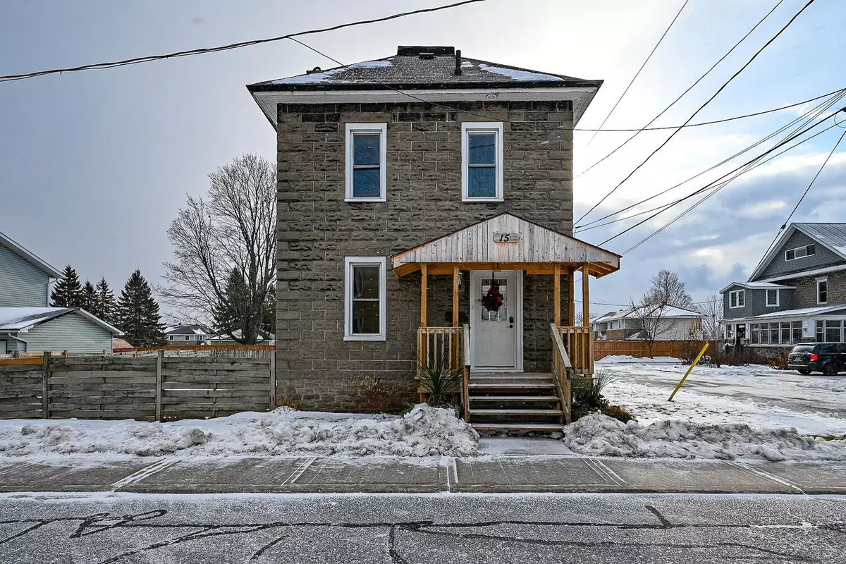 Smiths Falls, ON K7A 3E3,15 Thomas ST