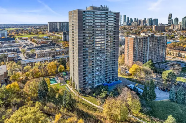 Mississauga, ON L5A 3S6,3100 Kirwin AVE E #308