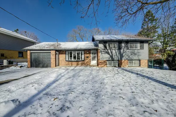 60 Gilmour CRES, Kitchener, ON N2M 4N4