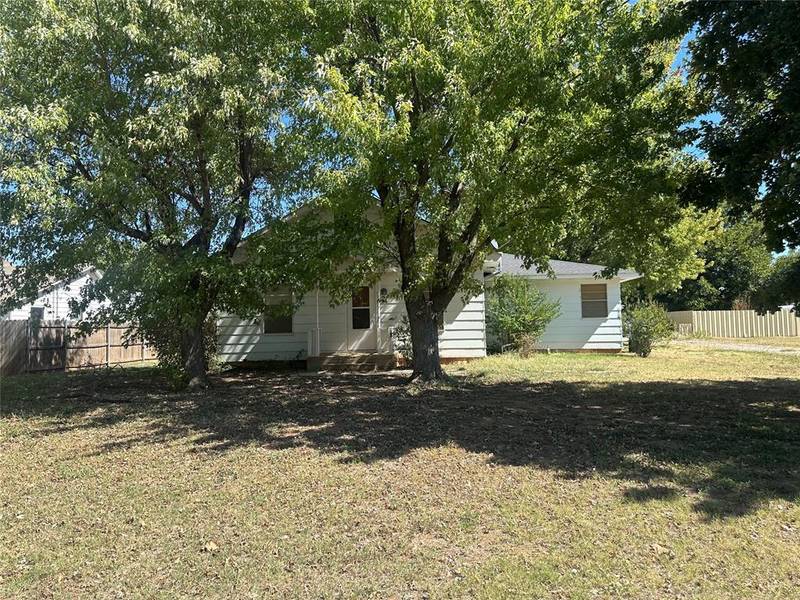 119 N Marion Avenue, Hinton, OK 73047