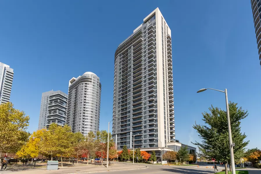 151 Village Green SQ #2102, Toronto E07, ON M1S 0K5