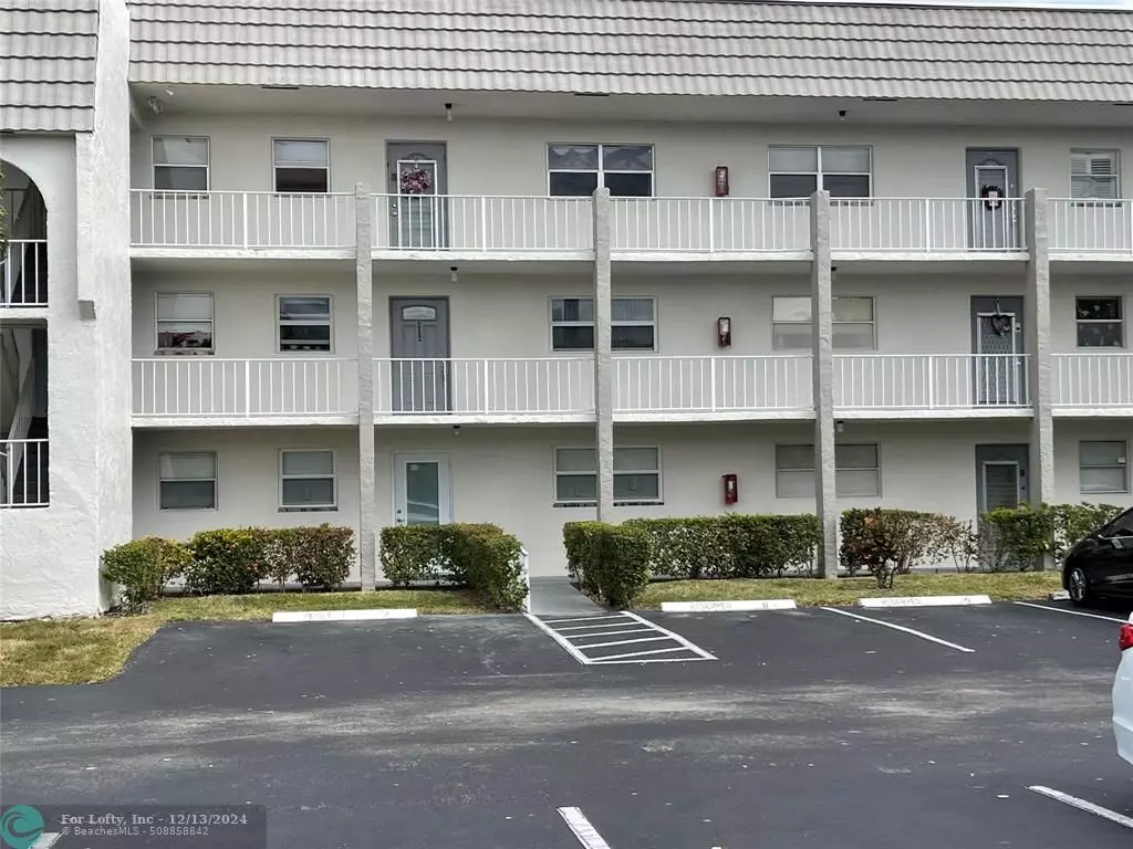 Sunrise, FL 33322,8345 Sunrise Lakes Blvd  #211