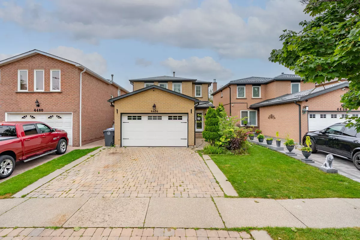 Mississauga, ON L5R 1T8,4484 Jenkins CRES