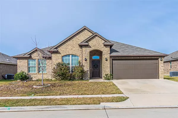 2536 Silver Fox Trail, Weatherford, TX 76087