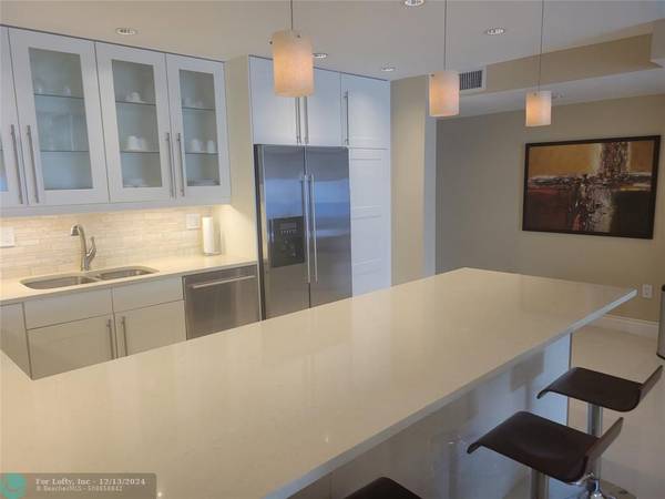 Sunny Isles Beach, FL 33160,19370 Collins Ave  #1218