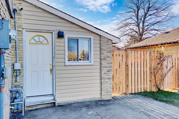 Brampton, ON L6S 2E1,8 Gailgrove CT