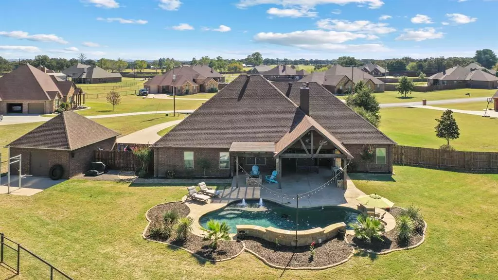 135 Brock Lane, Millsap, TX 76066