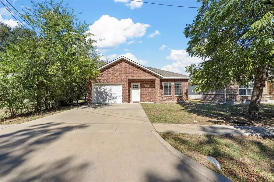 1804 Cleveland, Greenville, TX 75401