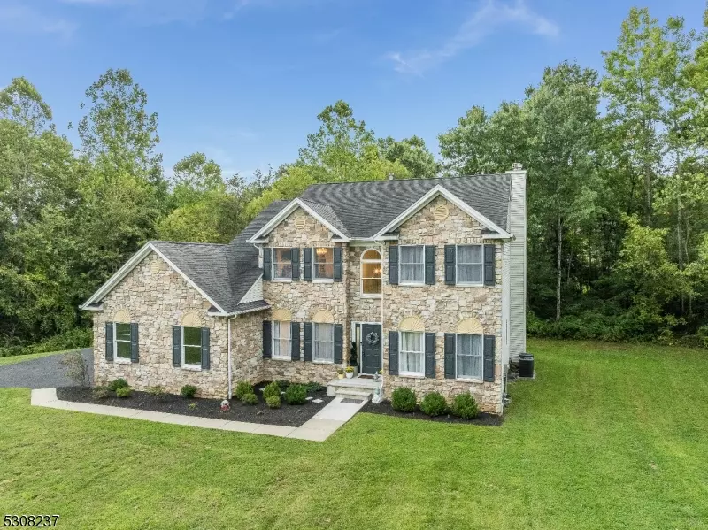 102 Bradford Ln, Greenwich Twp., NJ 08804