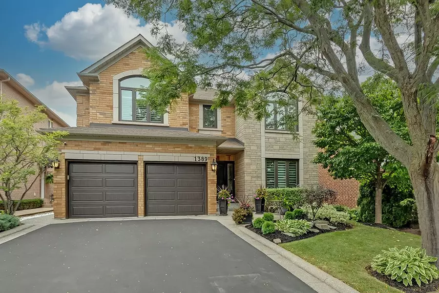 1389 Creekwood TRL, Oakville, ON L6H 6C7