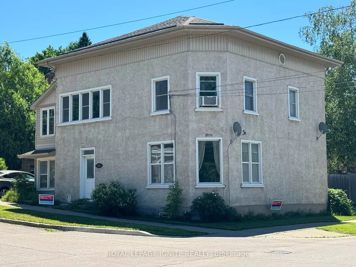 Renfrew, ON K8A 1E3,403 Mackay ST