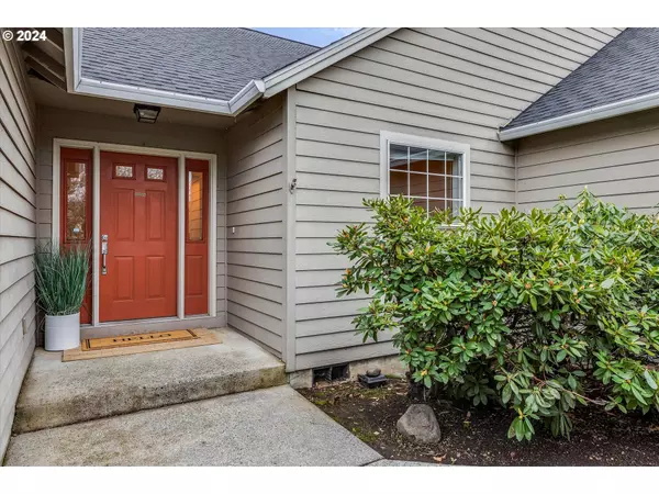 Hood River, OR 97031,445 SHERMAN CT