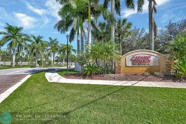 5831 Monterra Club Dr, Lake Worth, FL 33463