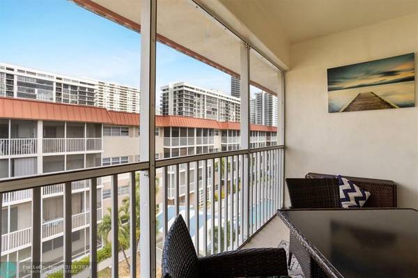 Hallandale Beach, FL 33009,2097 S Ocean Dr  #403