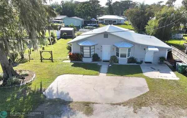 2922 SE 28th St, Okeechobee, FL 34974