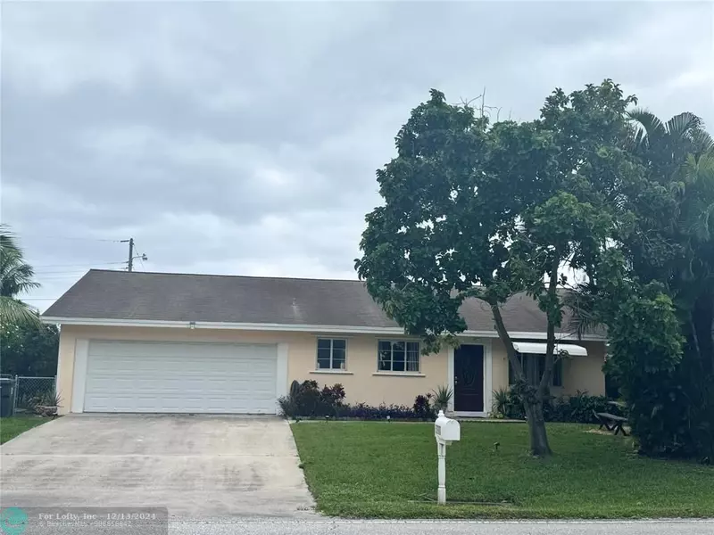 5980 Lake Osborne Dr, Lake Worth, FL 33461