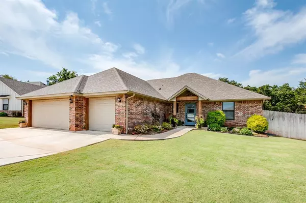 9715 Country Side Lane, Guthrie, OK 73044