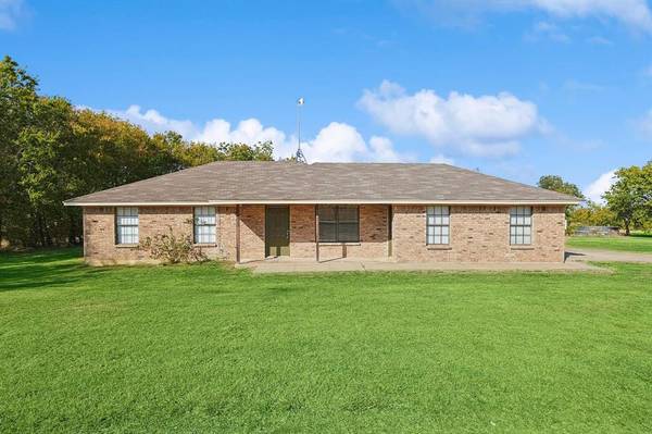 6146 Hawkeye Road, Krum, TX 76249