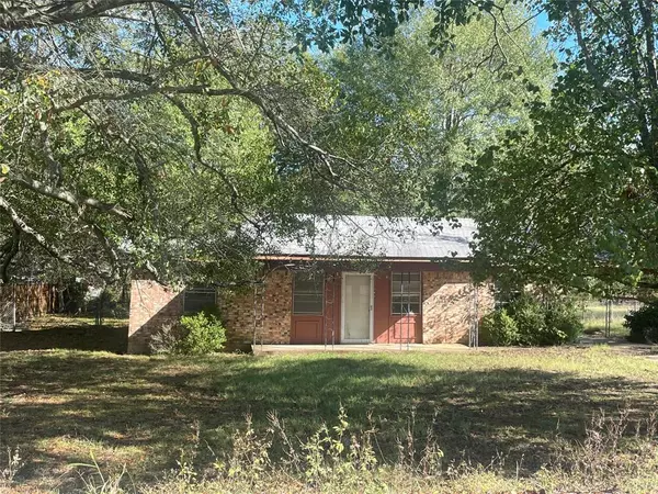 345 High Street, Blossom, TX 75416