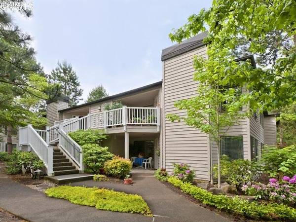 5062 FOOTHILLS DR #A, Lake Oswego, OR 97034