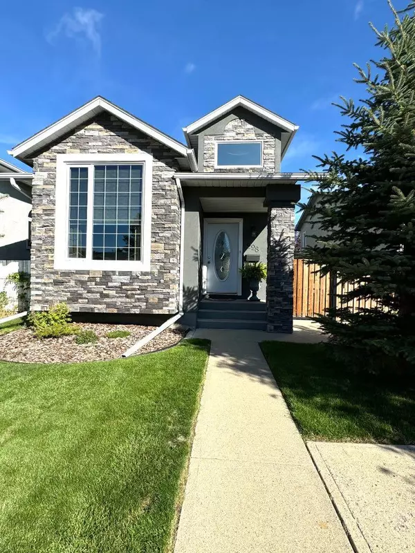 228 Mt Blakiston RD W,  Lethbridge,  AB T1K6M5