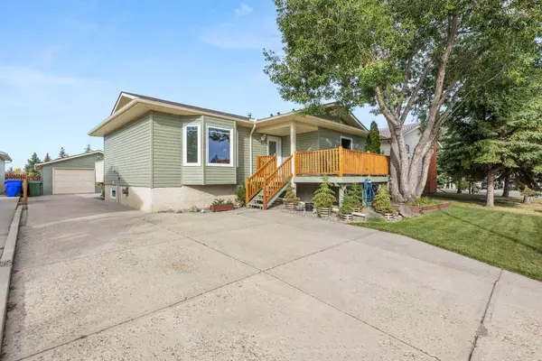 Olds, AB T4H 1L8,25 Beech CRES