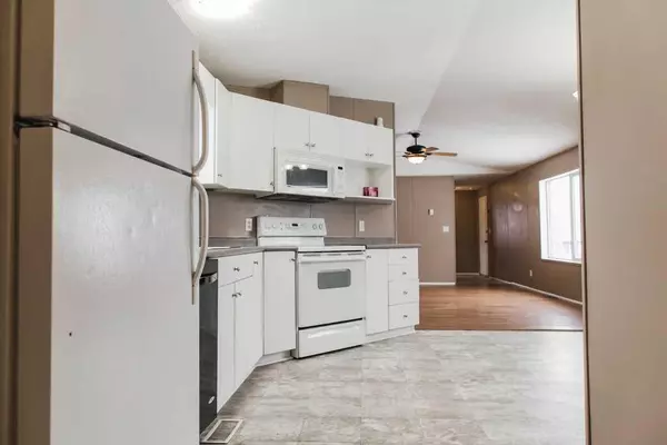 Clairmont, AB T8X 5E3,9715 108A AVE