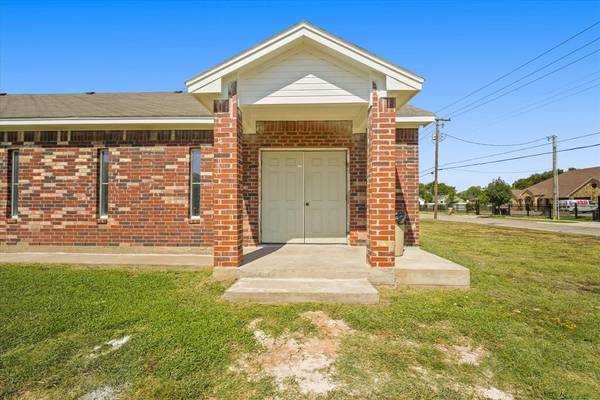 Fort Worth, TX 76105,5114 Pinson Street