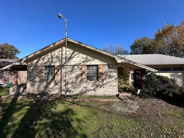 2502 Vernon Street, Greenville, TX 75402