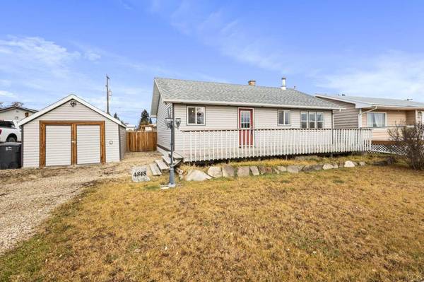 4848 51 AVE, Eckville, AB T0M 0X0