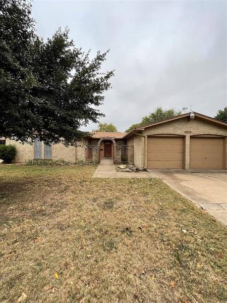 4725 Ivanhoe Drive, Fort Worth, TX 76132