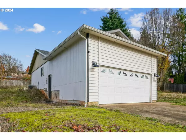 Salem, OR 97306,5250 Triad CT SE