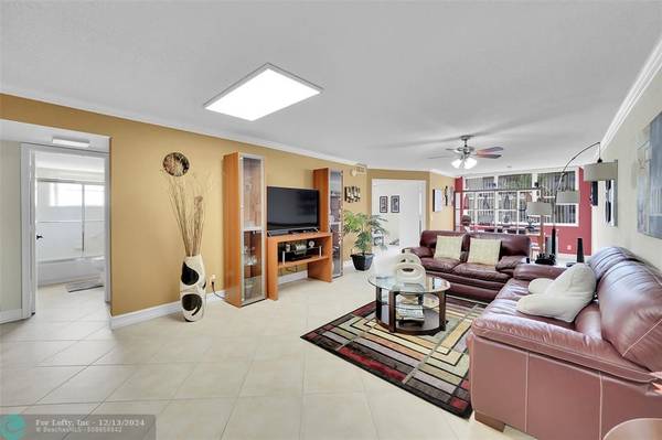 Sunrise, FL 33322,2524 NW 104th Ave  #201