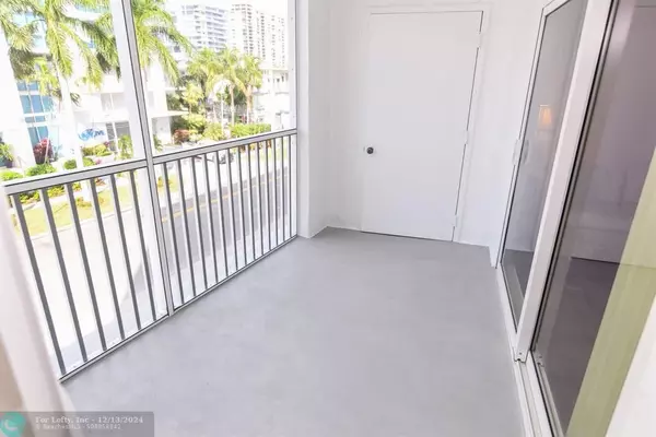 Fort Lauderdale, FL 33304,720 Bayshore Drive  #305