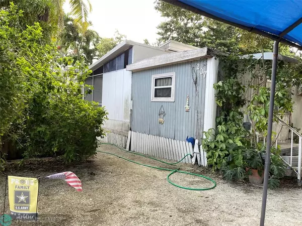 Key Largo, FL 33037,207 King Avenue