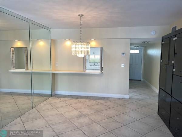 Pembroke Pines, FL 33025,9410 N Hollybrook Lake Dr  #310