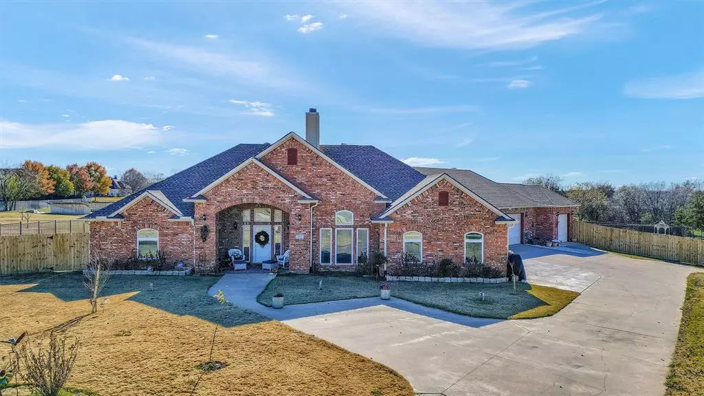 3102 Briarcliff Circle, Gainesville, TX 76240