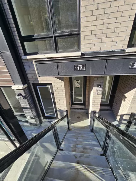 25 Priya LN #17, Toronto E11, ON M1B 1E7