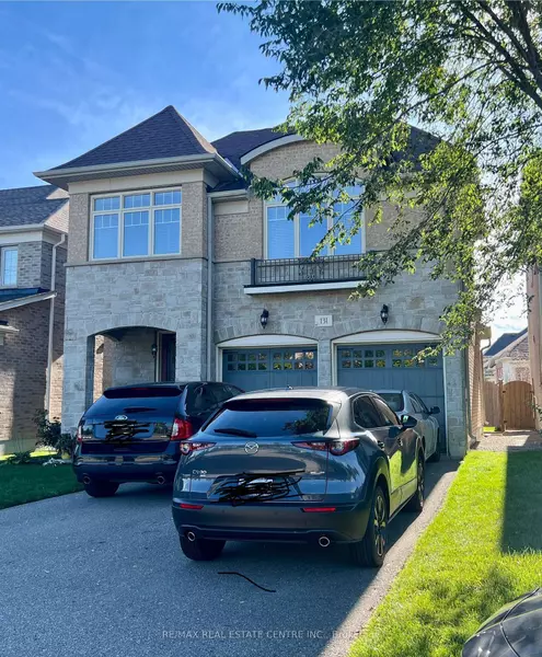 131 Coastline DR, Brampton, ON L6Y 0S2