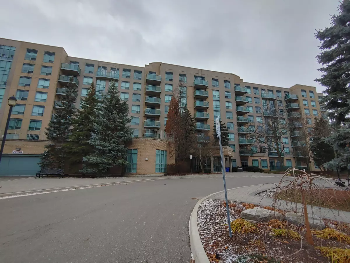 Richmond Hill, ON L4B 4N2,3 Ellesmere ST #220