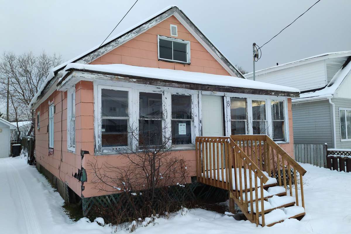 Kirkland Lake, ON P2N 2R1,8 Queen ST