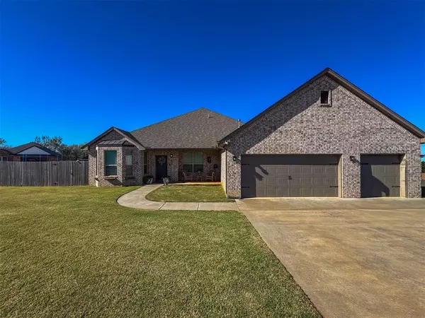 215 Lyla Glen Drive, Washington, OK 73093