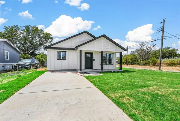 Jacksboro, TX 76458,338 S 3rd Street