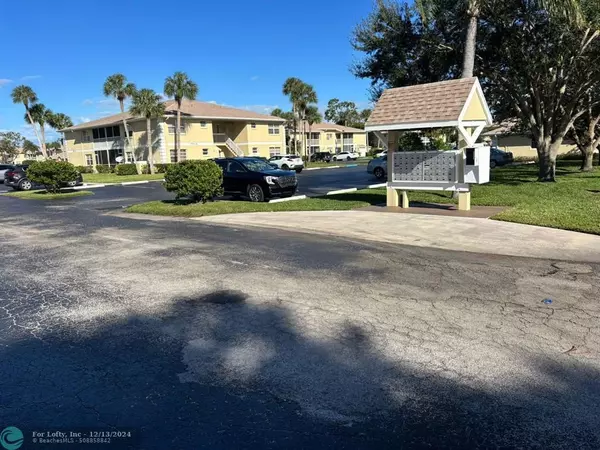 Port St Lucie, FL 34952,1540 SE Royal Green Cir  #206