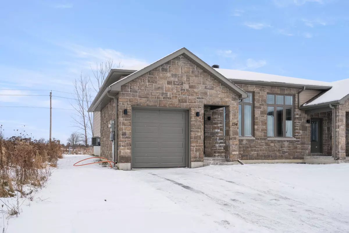 Cornwall, ON K6H 0H6,234 Glen Nora DR