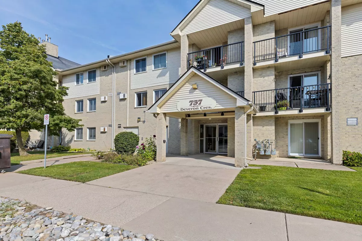 London, ON N5Z 4X9,737 Deveron CRES #210