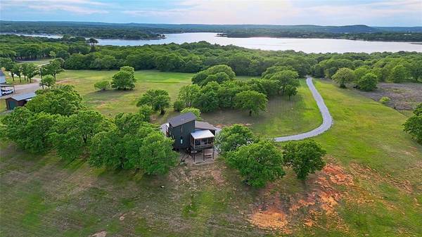 2098 Country Club Road,  Bowie,  TX 76230